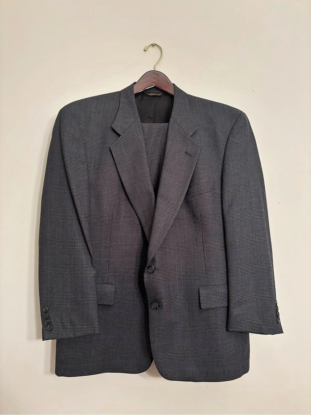 Austin Reed Men's Plaid Suit Gray Like New
